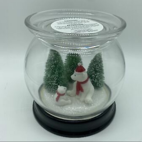 Bath and body works POLAR BEAR CLOCHE PEDESTAL
3-Wick Candle Holder - Picture 3 of 3